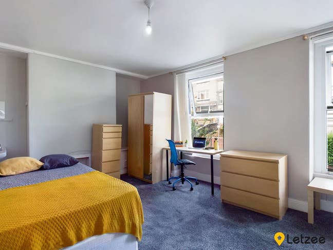 6 bed house available for rent  Main Photo