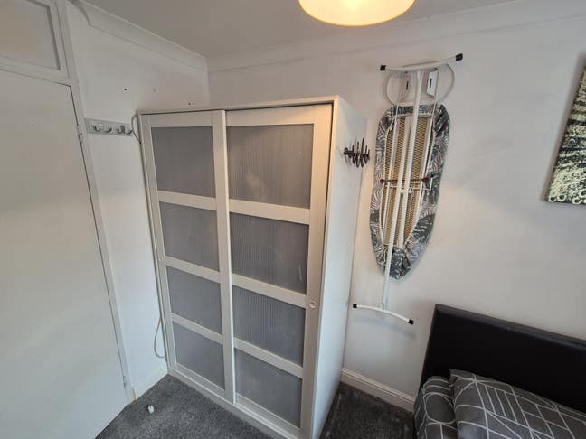 Cozy Single Room for Rent - Ideal for a Profession Main Photo