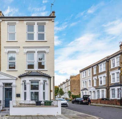 Newly Refurbished Studio Flats on Tradescant Road, Main Photo