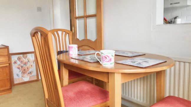 Large double room / Bills included / 5 min to tube Main Photo