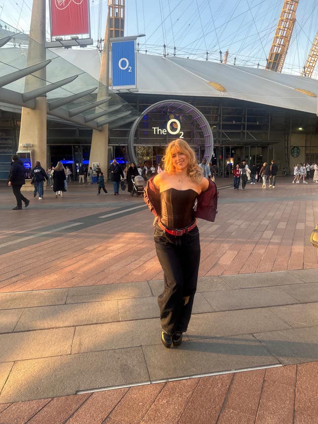 Professional Female seeks a single or double room Main Photo