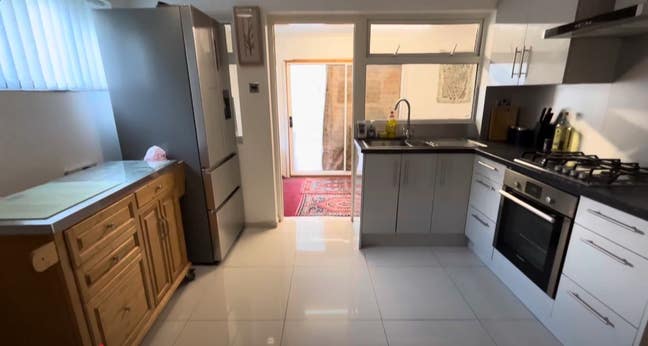 Single bed room, fully furnished New House Main Photo