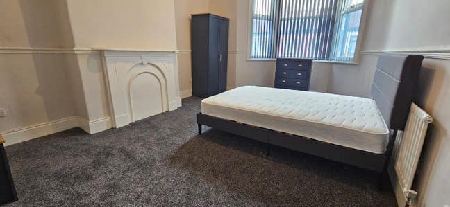 Lovely 6 Bed House L9 - 5 Rooms Available Now! Main Photo