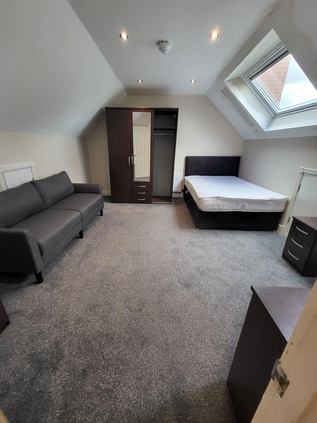 Lovely Large Double Bedroom Town Centre Windsor. Main Photo
