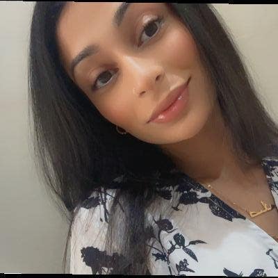 25yr old female working professional - Long Term  Main Photo