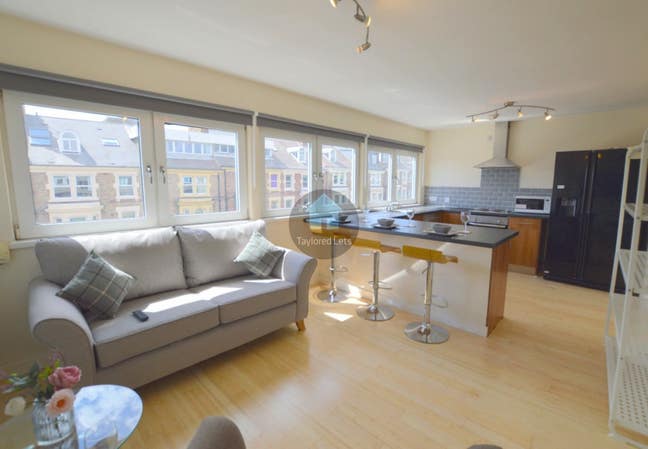 Student Only Lovely Room in Jesmond Apartment Main Photo