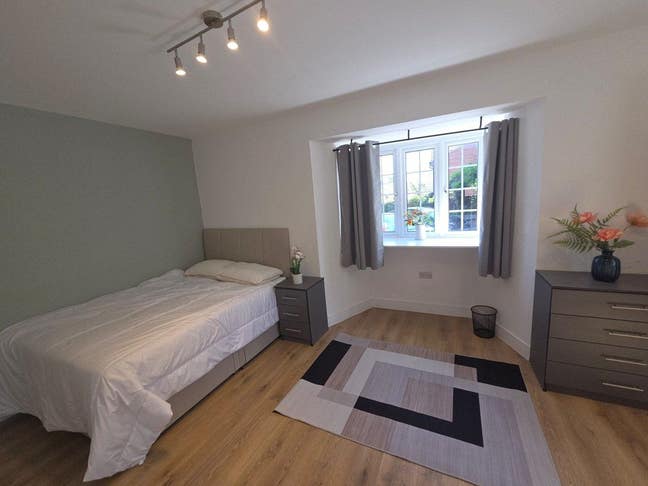 6 Studios Fully Refurbished & Move-In Ready Main Photo