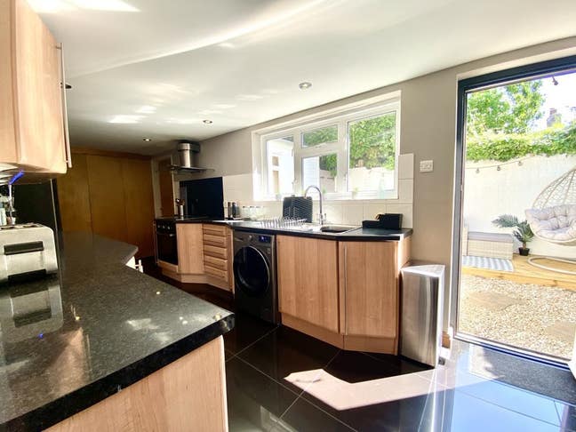 Friendly house share (Not just a room) Main Photo