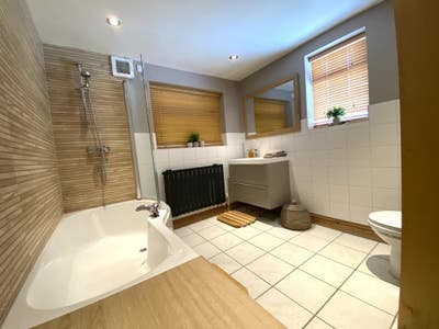 Friendly house share (Not just a room) Main Photo