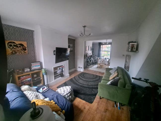 Large room with a big wardrobe Main Photo