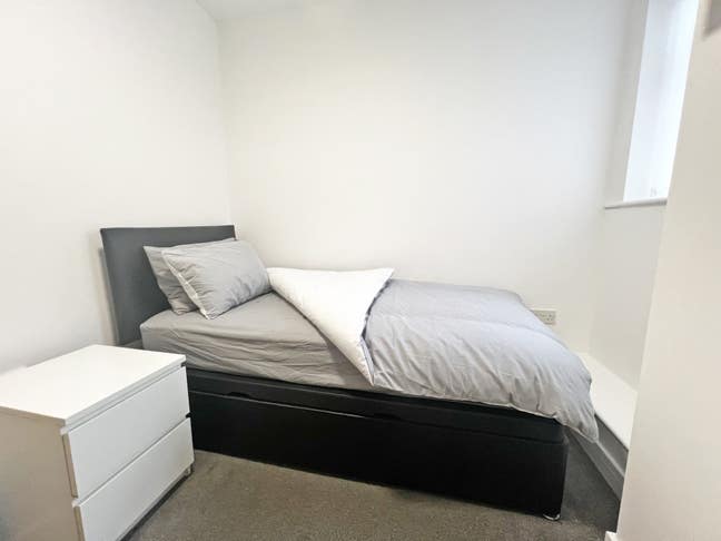 Lacey Street, Widnes - with Ensuite Shower Room Main Photo