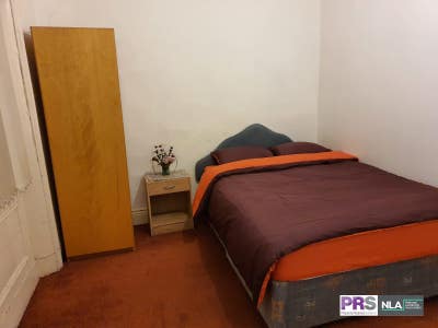 Fully furnished room available in BD1 Main Photo