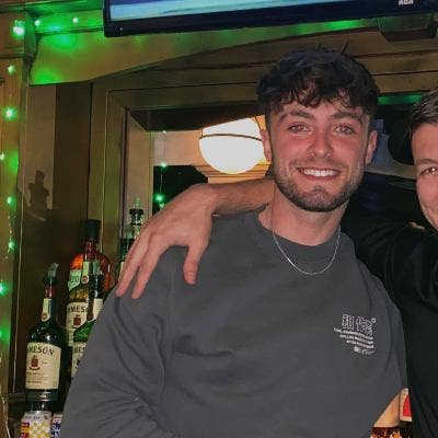 Professional Male seeks a double room Main Photo