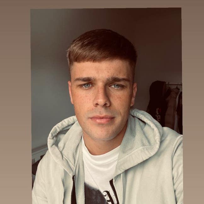 Looking For A Room Main Photo