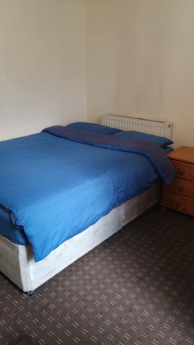 Fully furnished room in great BD8 location Main Photo