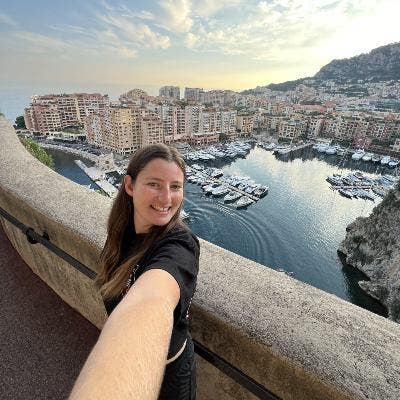 Professional Female seeks a single or double room Main Photo