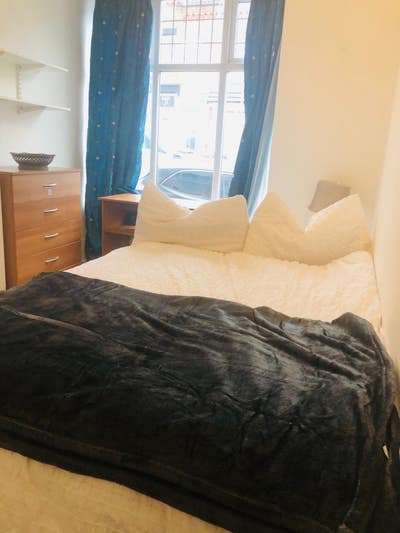 B29 double bedroom in lovely Selly Park house Main Photo