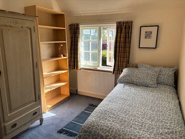 Single room near station in beautiful area Main Photo