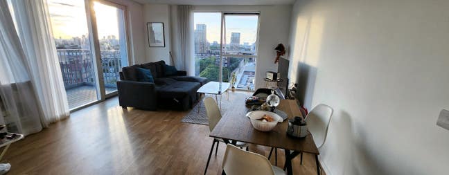 Spacious, Ensuite Double Room with panoramic views Main Photo