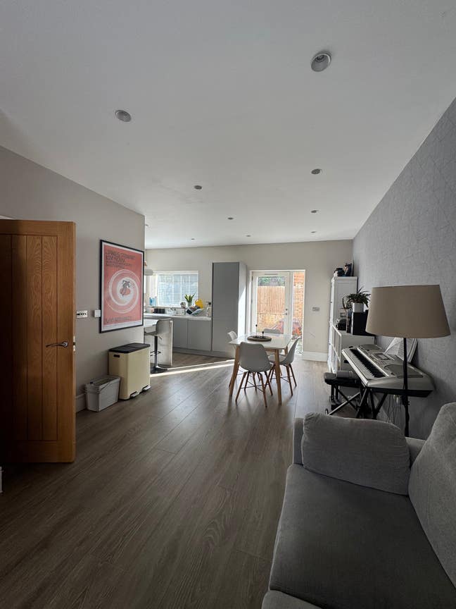 Large double ensuite room + WFH space Main Photo