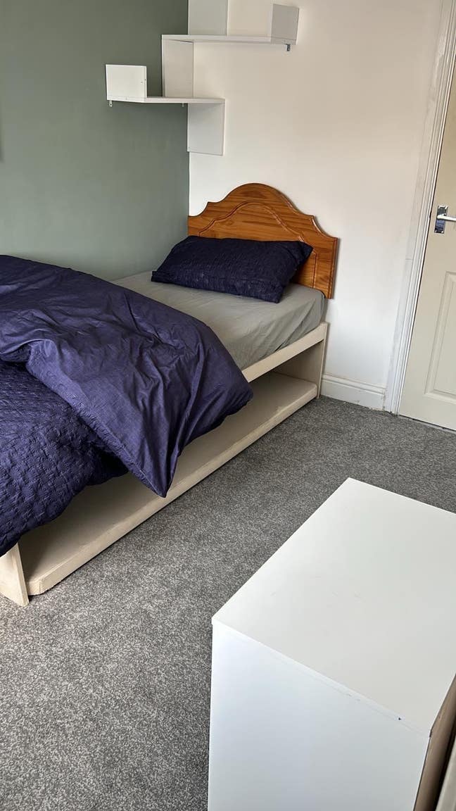 En-suite furnished Room is Available Main Photo