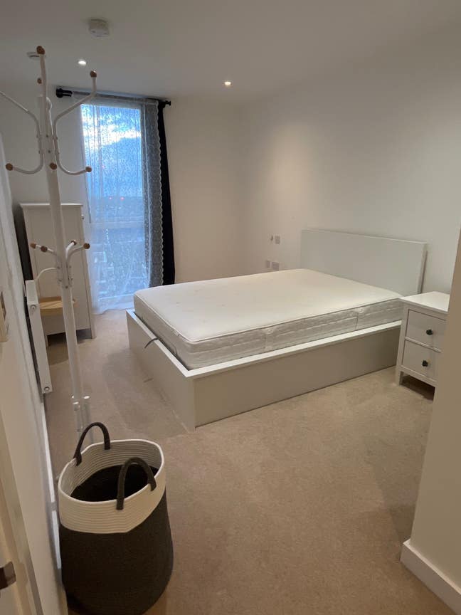 Short term let double en-suite bedroom! Main Photo