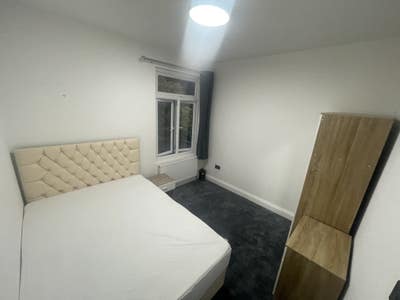 Bright Double Rooms/ New Refurb/ All Bills  Inc Main Photo