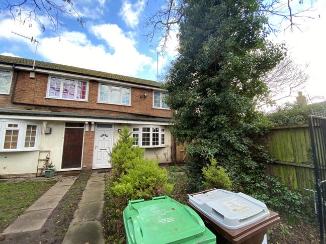 3 Bedroom WHOLE HOUSE, All Ensuite Bathrooms! Main Photo
