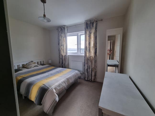 Bright double ensuite room in modern duplex flat Main Photo