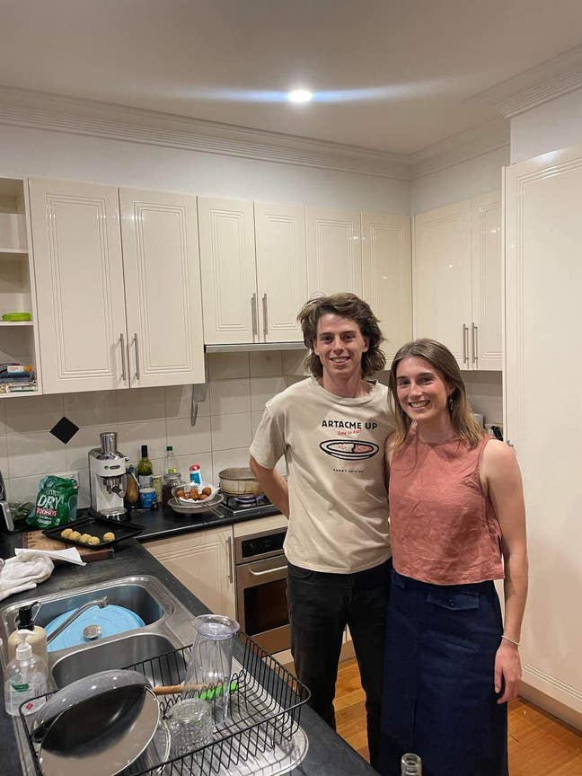 Nice flat wanted, great people required! Main Photo