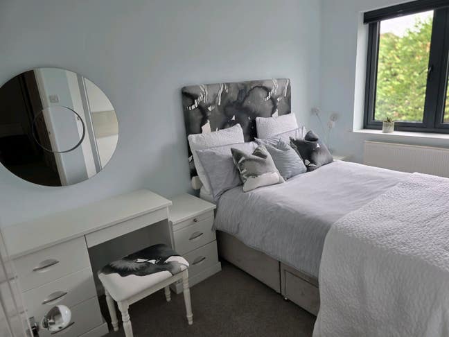 Luxury Double Room in Detached House Main Photo