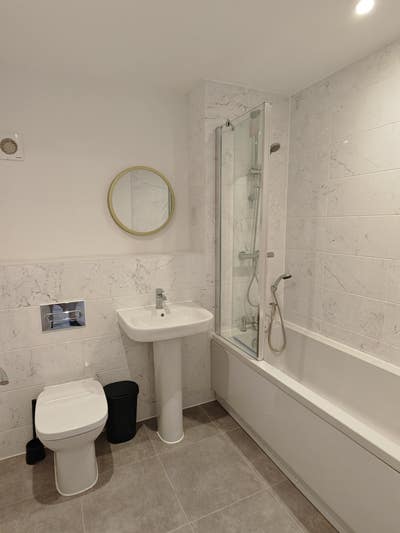 New 6 bedroom property for sharers Main Photo