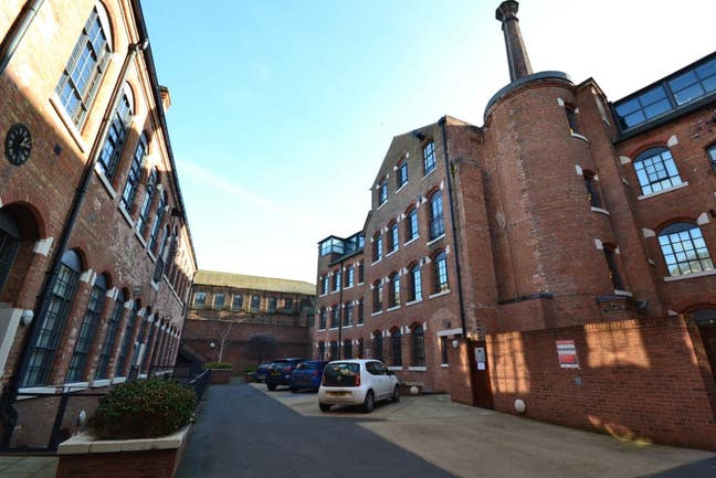 2 Bedroom luxury apartment available  Main Photo