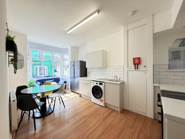 🎓 Student Rooms 26/27 Upper Bangor  Main Photo