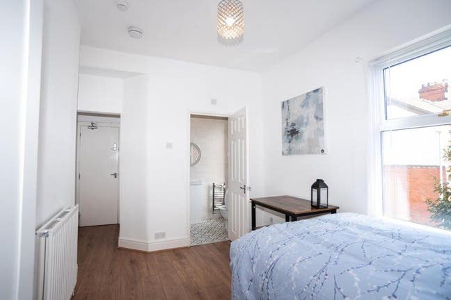 🏡 Stunning All En-Suite House Share (ST1 ) 🏡 Main Photo