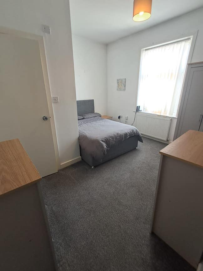 Ensuite Large Double Room  in Cobden Street, BB10 Main Photo