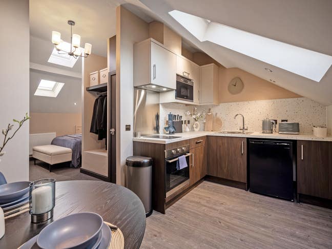 Stunning Studio -Super Close to City Centre! Main Photo