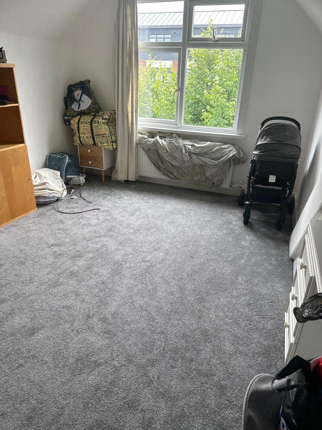 Share apartment with large room Main Photo