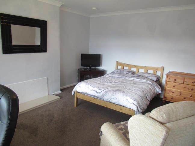 X2 Double Room East Cowes - Live Out Landlord  Main Photo