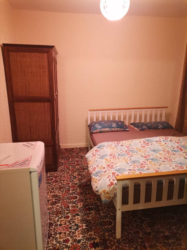 Double Bedroom  Main Photo