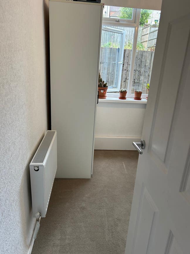 Private room quiet neighbourhood very clean house  Main Photo