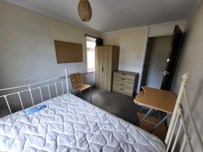  From  27/07/25 (1) 1 dble room available Main Photo