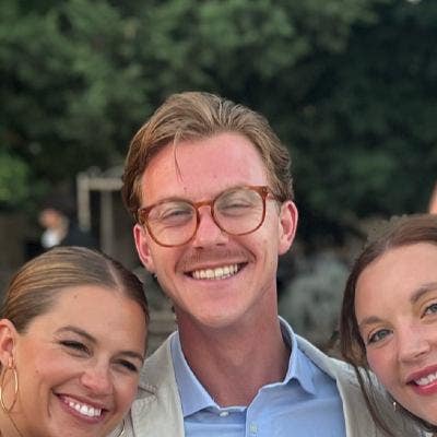 Seeking room near SW9 w chill roommates Main Photo