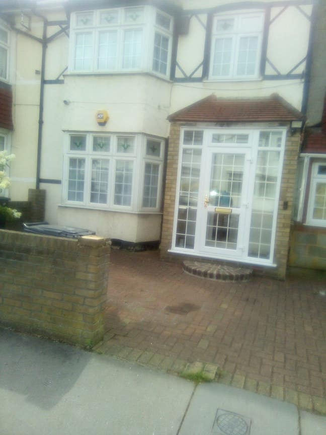 Spacious & Cosy Double Room for Rent – CR7 8DS Main Photo