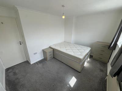 Spacious & Cosy Double Room for Rent–CM3 4JE Main Photo