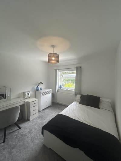 Double room in house in Stockport  - female only Main Photo