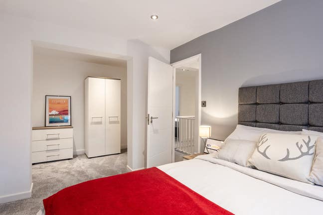 4x Rooms in Beautiful, Modern & Sociable Home Main Photo