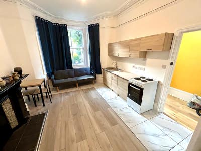Nice 1 Bedroom Flat in Hammersmith with bills inc Main Photo