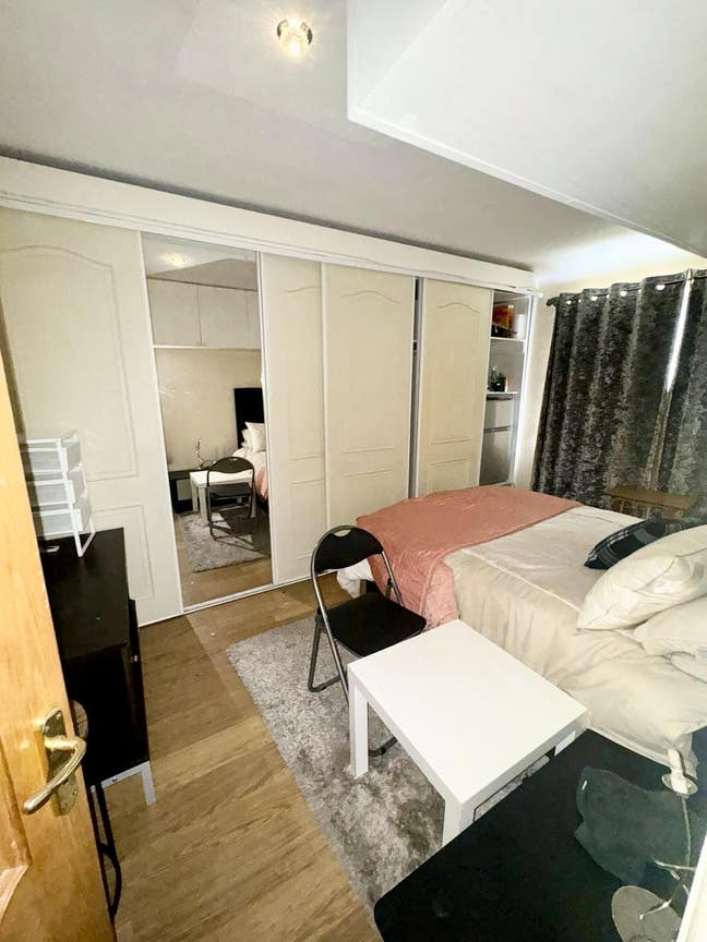 Double Room - close to Turkey Street BR station Main Photo