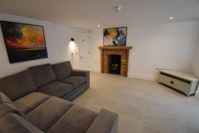 Luxury 1 Bedroom Flat With Gated Parking And Gym Main Photo